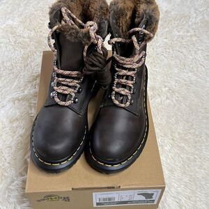 Dr. Martens Women's Serena Collar Streeter Faux Fur Winter Boots Gray Brown Sz 6